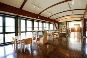 屋久島環境文化研修センター　自然ライブラリー